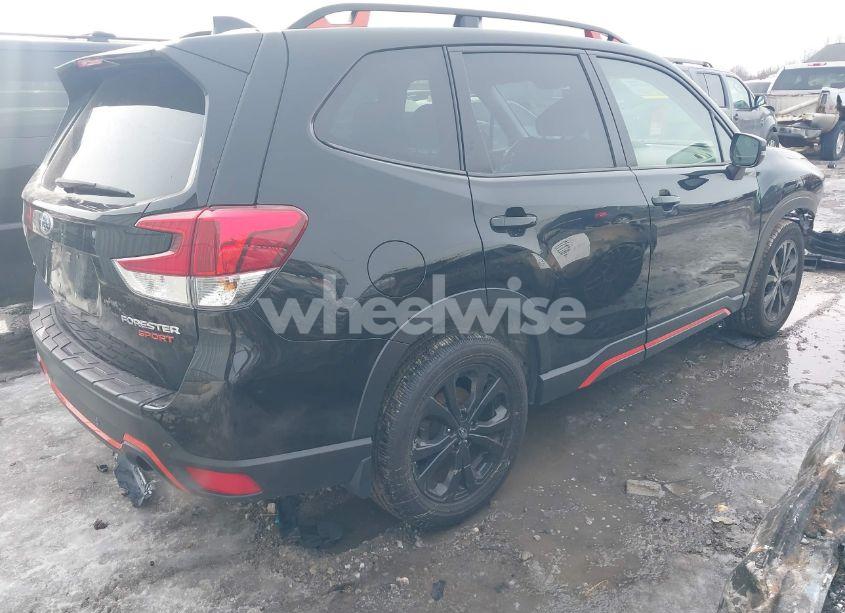 Photo 4 of 2021 Subaru Forester SPORT (VIN JF2SKARC0MH572300)