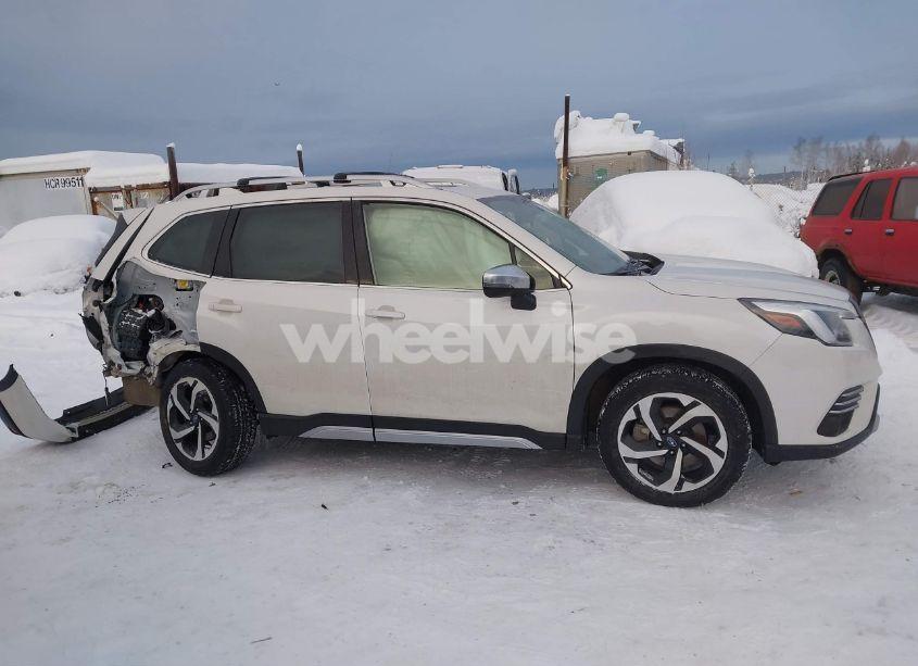 Photo 13 of 2022 Subaru Forester TOURING (VIN JF2SKARC0NH408191)