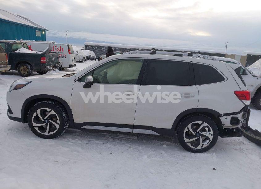 Photo 14 of 2022 Subaru Forester TOURING (VIN JF2SKARC0NH408191)