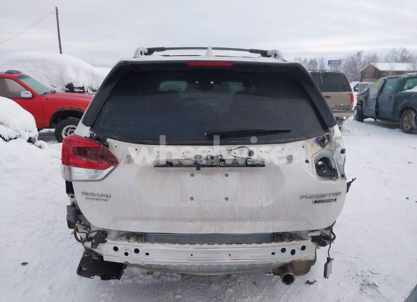 Photo 16 of 2022 Subaru Forester TOURING (VIN JF2SKARC0NH408191)