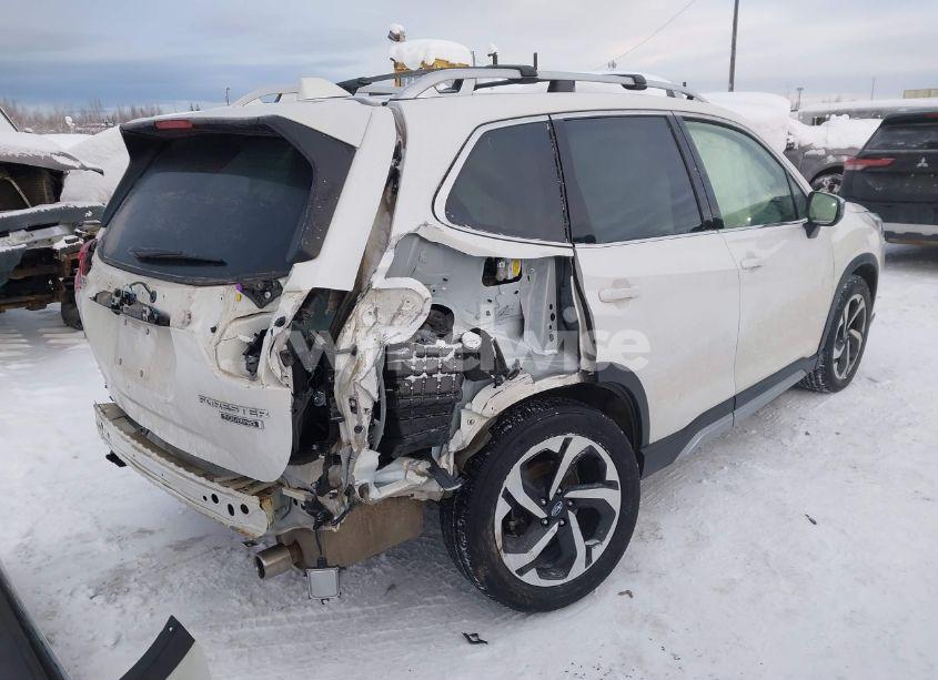 Photo 4 of 2022 Subaru Forester TOURING (VIN JF2SKARC0NH408191)