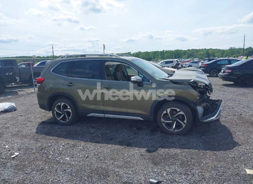 Photo 14 of 2022 Subaru Forester TOURING (VIN JF2SKARC0NH495770)