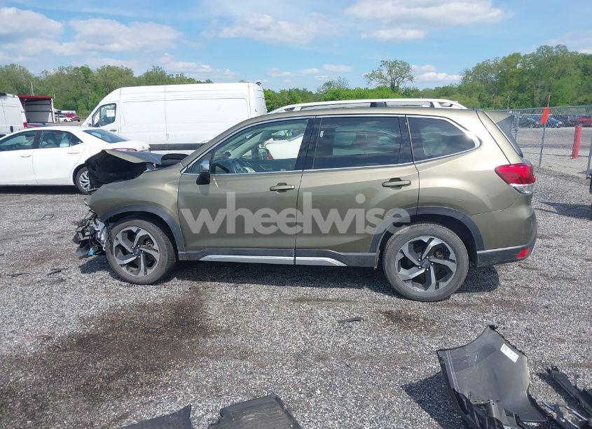 Photo 15 of 2022 Subaru Forester TOURING (VIN JF2SKARC0NH495770)