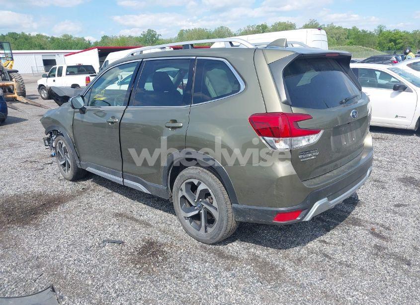 Photo 3 of 2022 Subaru Forester TOURING (VIN JF2SKARC0NH495770)