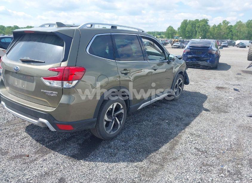 Photo 4 of 2022 Subaru Forester TOURING (VIN JF2SKARC0NH495770)