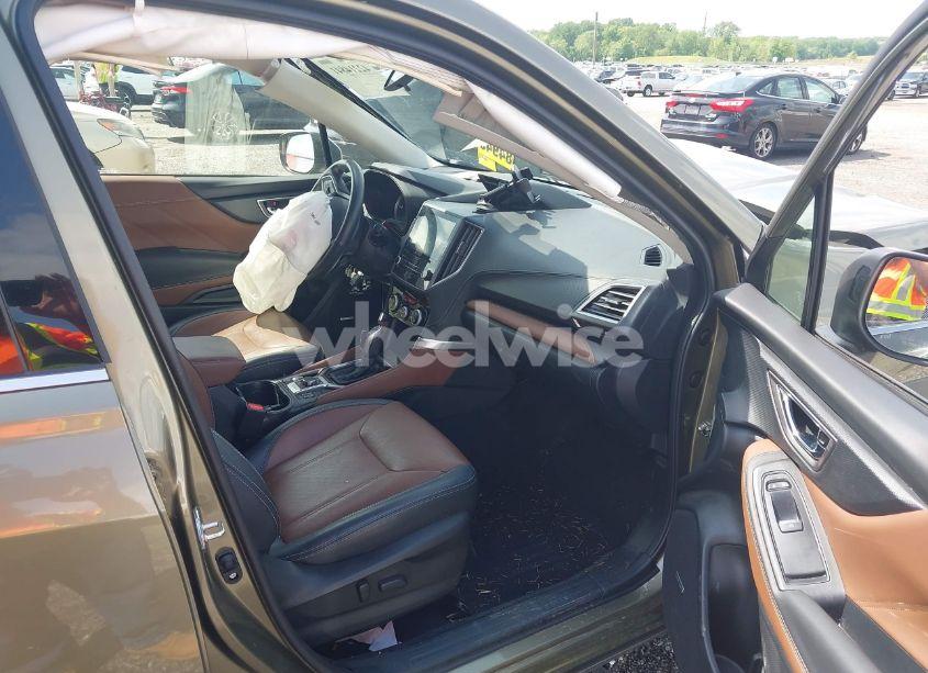 Photo 5 of 2022 Subaru Forester TOURING (VIN JF2SKARC0NH495770)