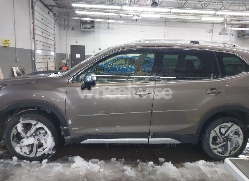 Photo 15 of 2023 Subaru Forester TOURING (VIN JF2SKARC1PH506746)