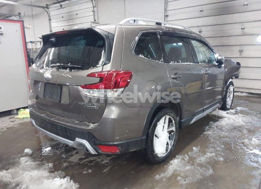 Photo 4 of 2023 Subaru Forester TOURING (VIN JF2SKARC1PH506746)