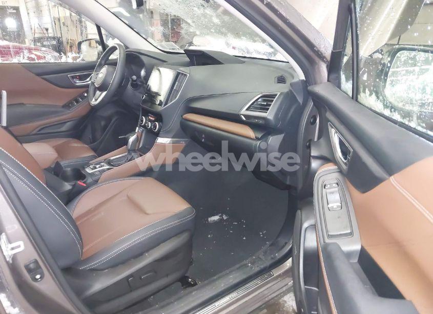 Photo 5 of 2023 Subaru Forester TOURING (VIN JF2SKARC1PH506746)