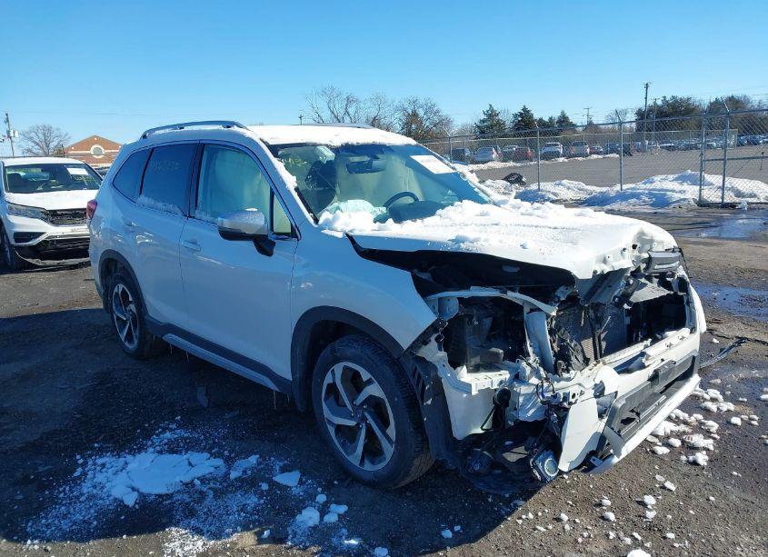 2023 Subaru Forester TOURING (VIN JF2SKARC1PH544915) main photo