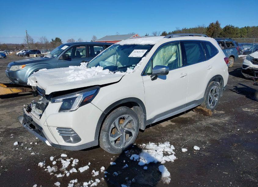 Photo 2 of 2023 Subaru Forester TOURING (VIN JF2SKARC1PH544915)