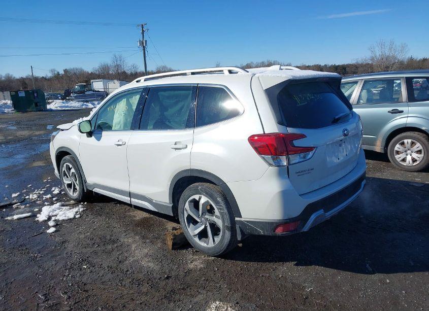 Photo 3 of 2023 Subaru Forester TOURING (VIN JF2SKARC1PH544915)