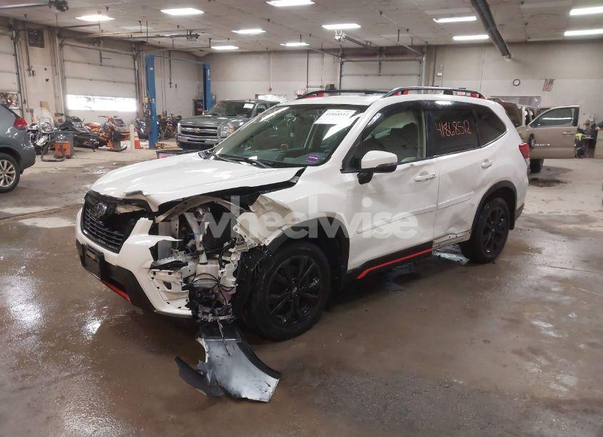 Photo 2 of 2020 Subaru Forester SPORT (VIN JF2SKARC2LH425541)