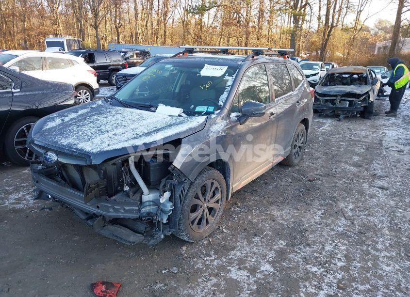 Photo 2 of 2021 Subaru Forester SPORT (VIN JF2SKARC4MH498928)