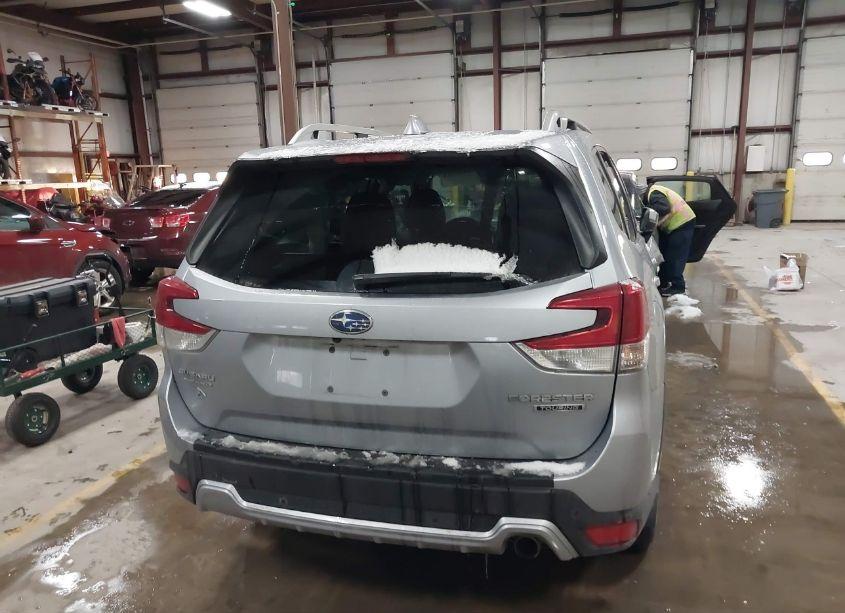 Photo 16 of 2023 Subaru Forester TOURING (VIN JF2SKARC4PH526733)