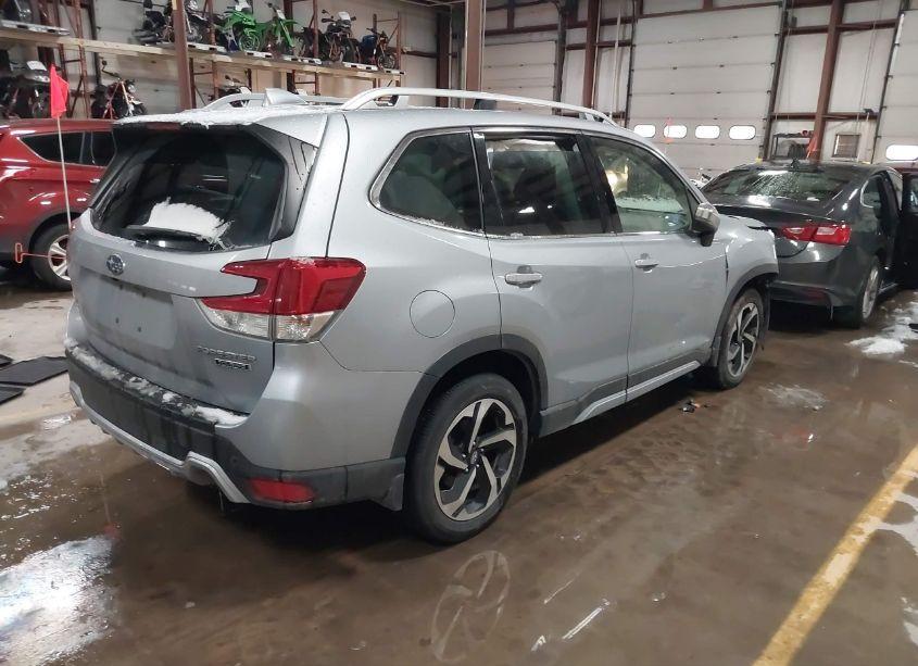 Photo 4 of 2023 Subaru Forester TOURING (VIN JF2SKARC4PH526733)
