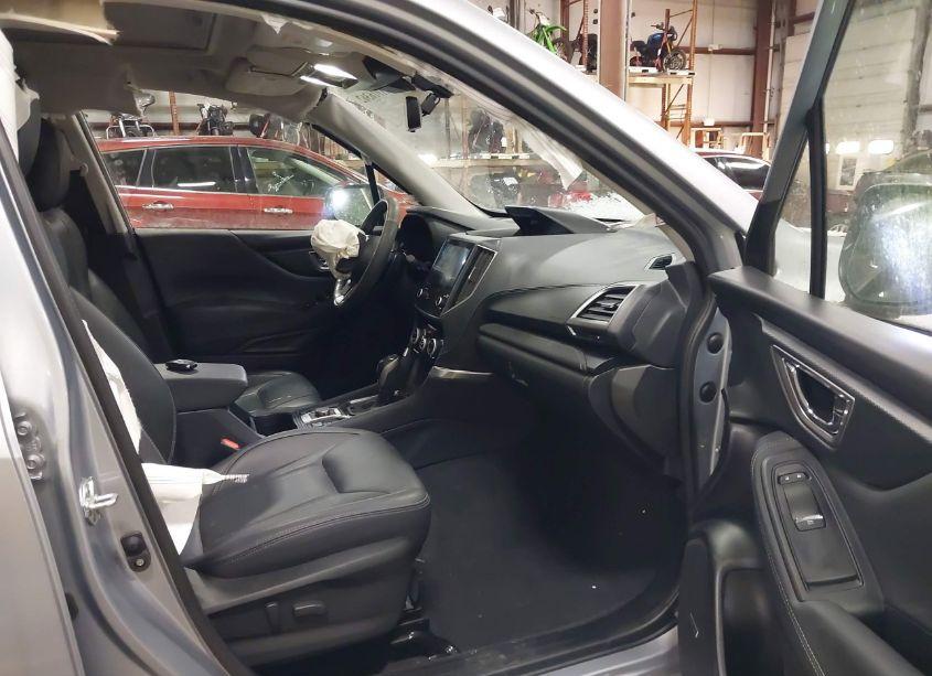 Photo 5 of 2023 Subaru Forester TOURING (VIN JF2SKARC4PH526733)