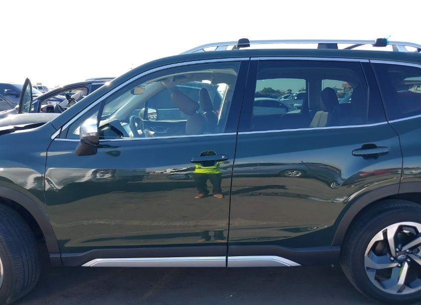 Photo 14 of 2023 Subaru Forester TOURING (VIN JF2SKARC5PH425359)