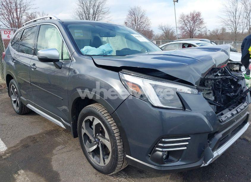 Photo 18 of 2022 Subaru Forester TOURING (VIN JF2SKARC8NH525968)