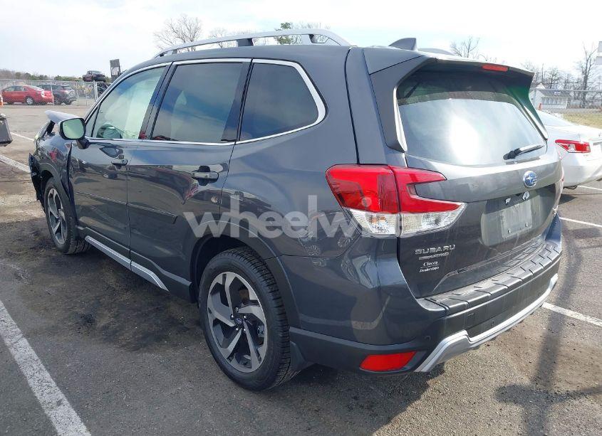 Photo 3 of 2022 Subaru Forester TOURING (VIN JF2SKARC8NH525968)