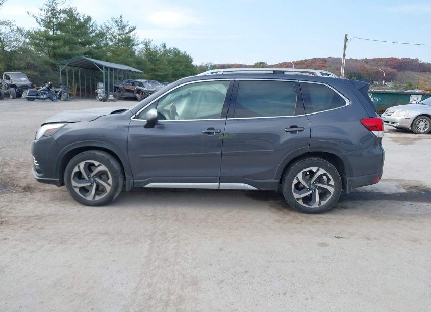 Photo 14 of 2022 Subaru Forester TOURING (VIN JF2SKARC9NH525963)