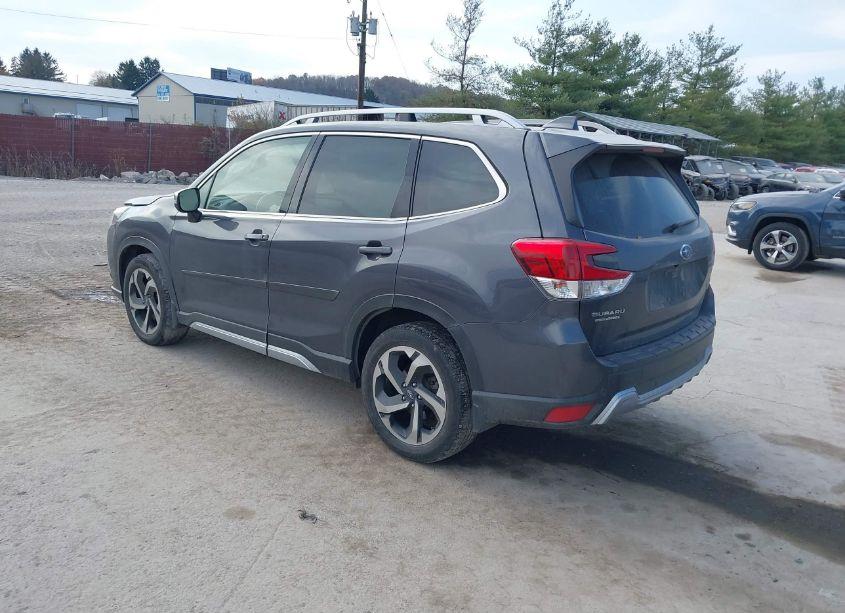 Photo 3 of 2022 Subaru Forester TOURING (VIN JF2SKARC9NH525963)