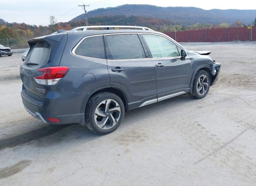Photo 4 of 2022 Subaru Forester TOURING (VIN JF2SKARC9NH525963)