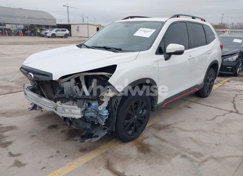 Photo 2 of 2020 Subaru Forester SPORT (VIN JF2SKARCXLH400158)