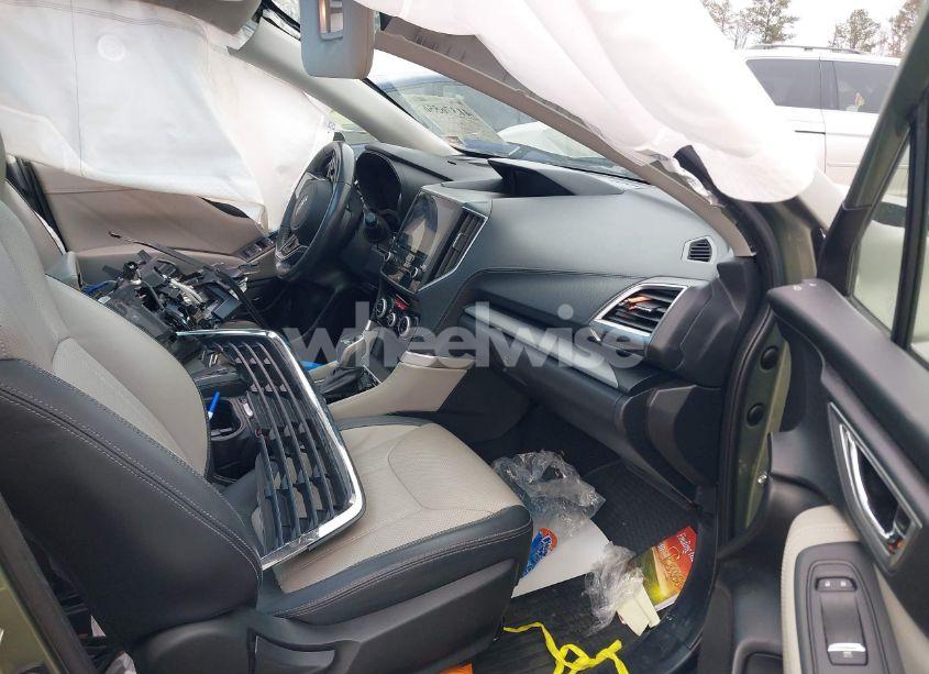 Photo 5 of 2019 Subaru Forester LIMITED (VIN JF2SKASC5KH594896)