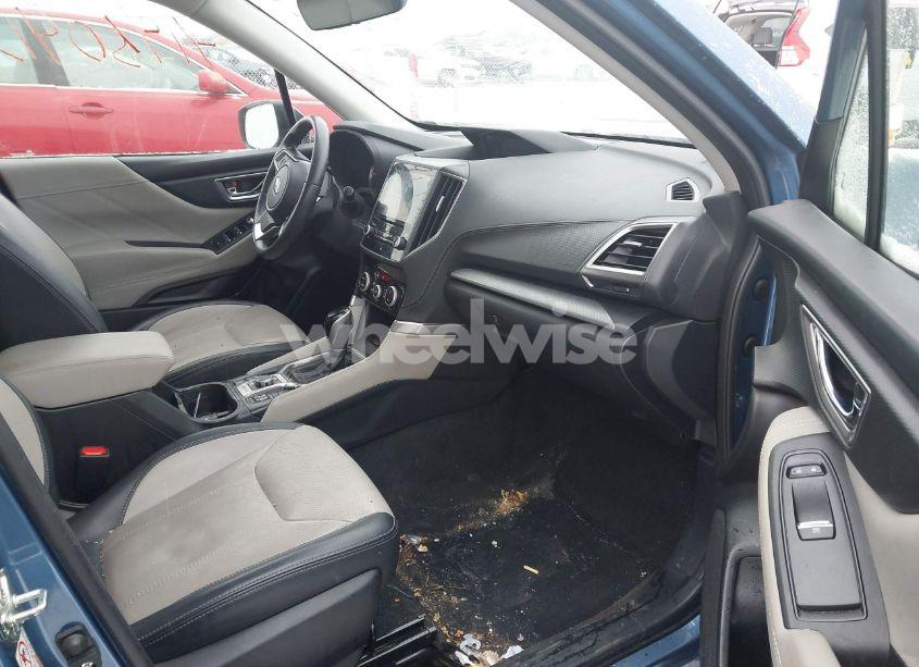 Photo 5 of 2019 Subaru Forester LIMITED (VIN JF2SKASCXKH499797)