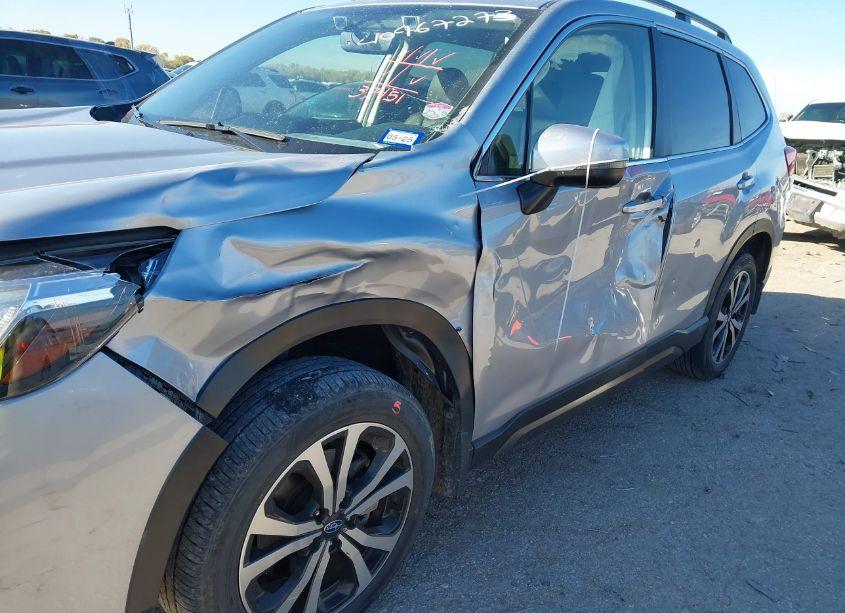 Photo 6 of 2021 Subaru Forester LIMITED (VIN JF2SKASCXMH530663)