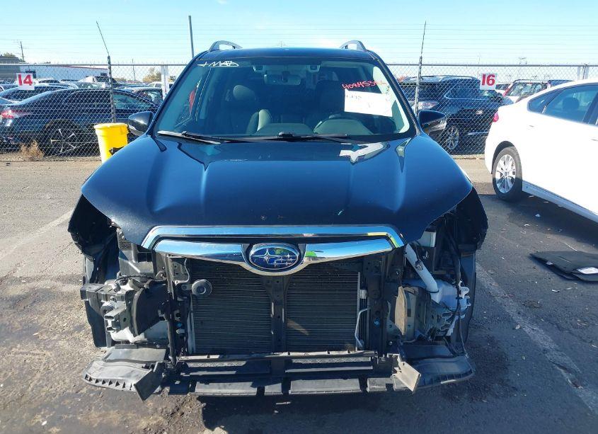 Photo 6 of 2019 Subaru Forester LIMITED (VIN JF2SKAUC0KH444496)