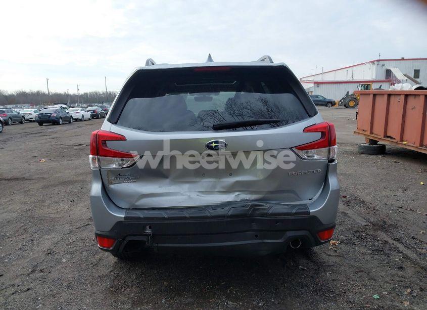 Photo 16 of 2019 Subaru Forester LIMITED (VIN JF2SKAUC0KH470001)