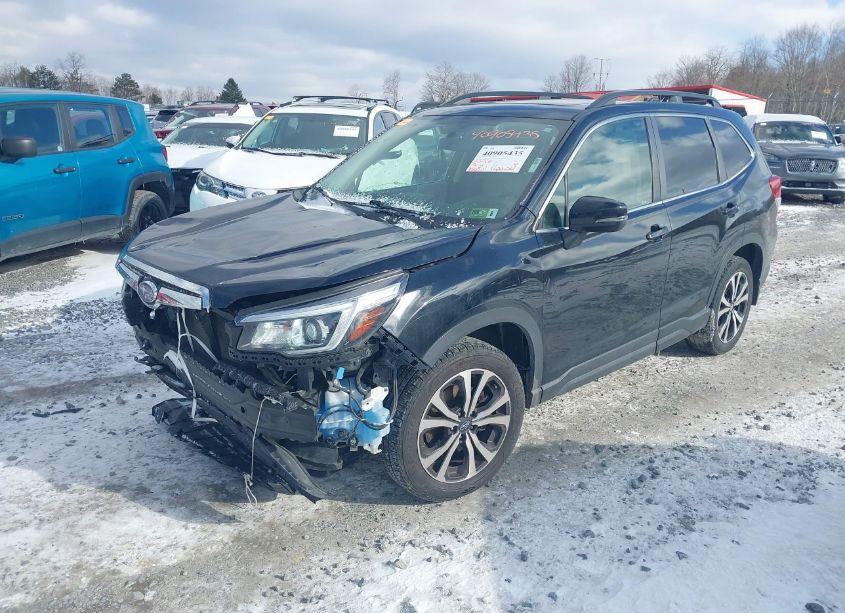 Photo 2 of 2019 Subaru Forester LIMITED (VIN JF2SKAUC1KH555333)