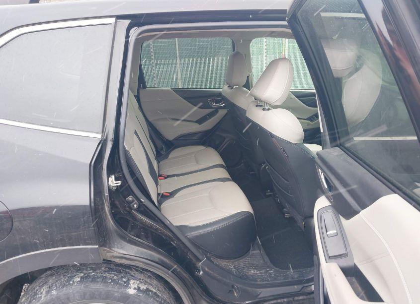 Photo 8 of 2019 Subaru Forester LIMITED (VIN JF2SKAUC1KH555333)