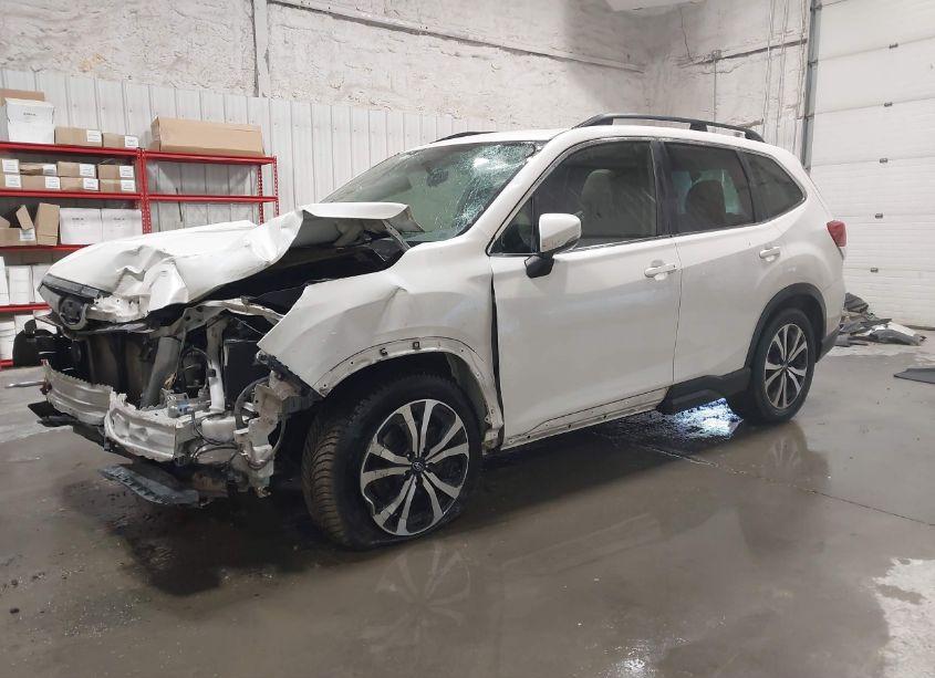 Photo 2 of 2020 Subaru Forester LIMITED (VIN JF2SKAUC1LH436764)