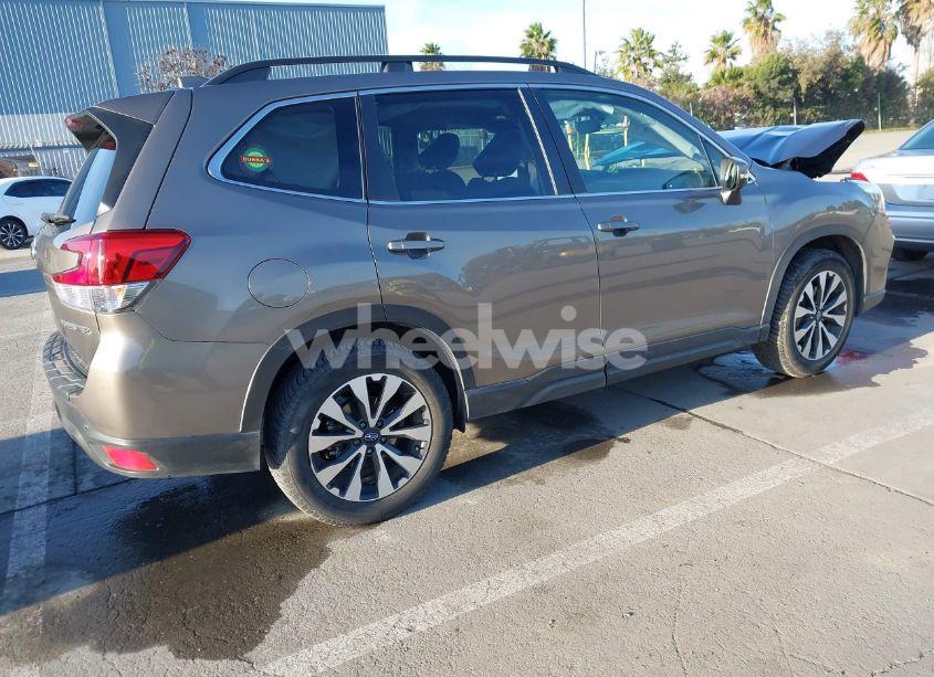 Photo 4 of 2019 Subaru Forester LIMITED (VIN JF2SKAUC2KH468072)