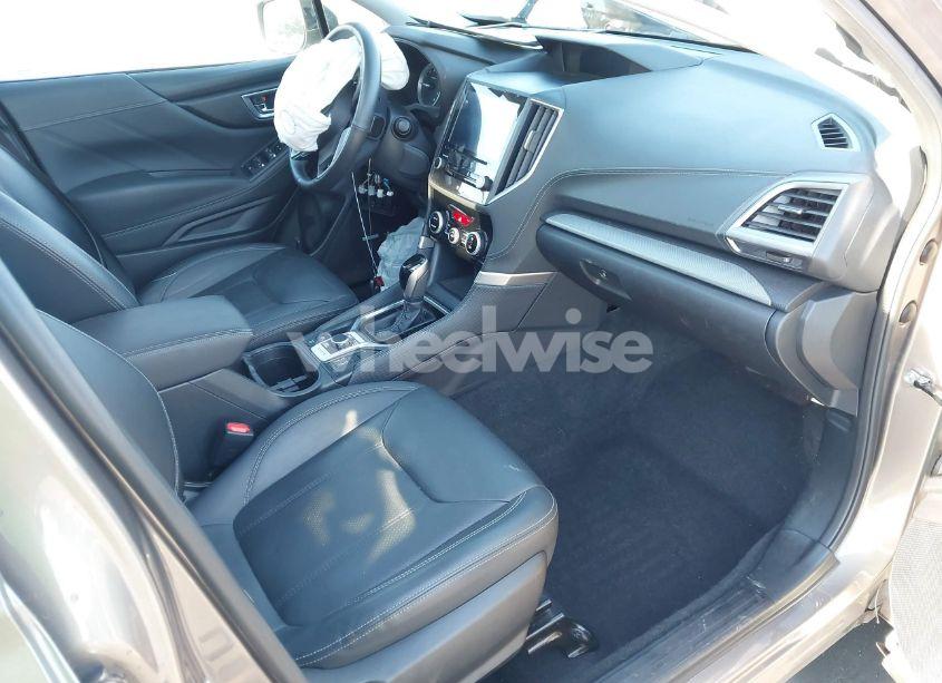 Photo 5 of 2019 Subaru Forester LIMITED (VIN JF2SKAUC2KH468072)