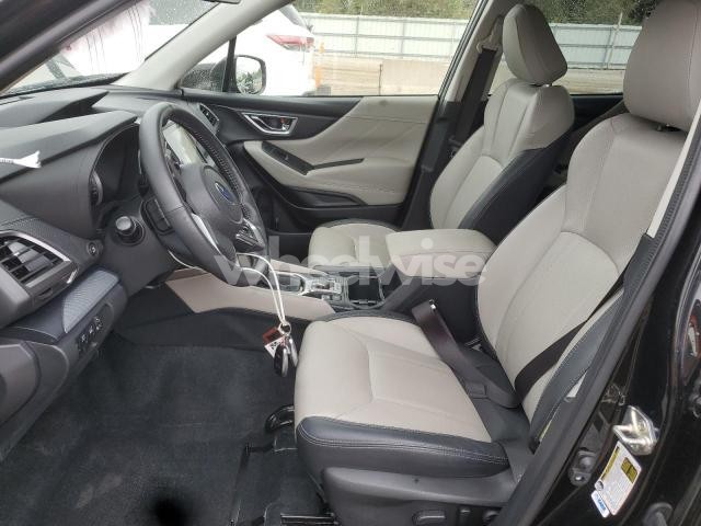 Photo 2 of 2021 SUBARU FORESTER LIMITED N/A (VIN JF2SKAUC2MH466759)