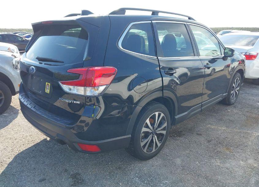 Photo 4 of 2021 Subaru Forester LIMITED (VIN JF2SKAUC2MH521047)