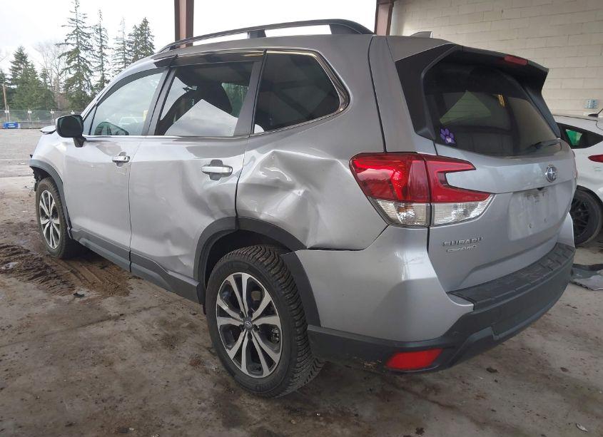 Photo 3 of 2019 Subaru Forester LIMITED (VIN JF2SKAUC3KH436828)