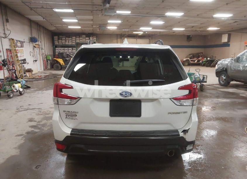 Photo 16 of 2019 Subaru Forester LIMITED (VIN JF2SKAUC3KH526772)