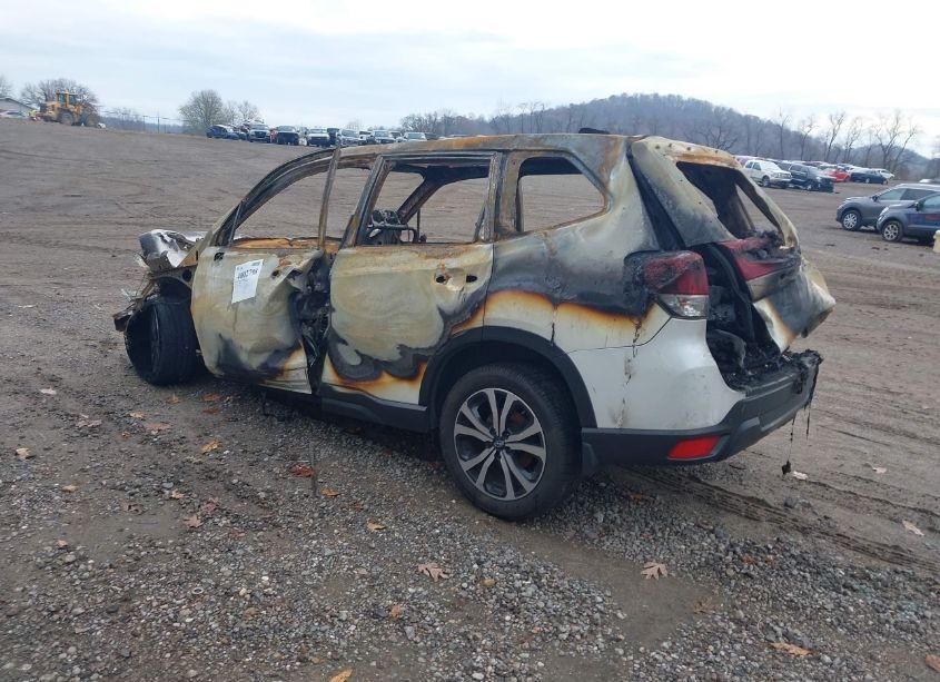 Photo 3 of 2019 Subaru Forester LIMITED (VIN JF2SKAUC3KH585322)