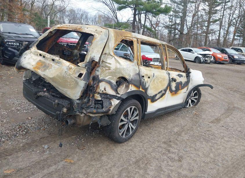 Photo 4 of 2019 Subaru Forester LIMITED (VIN JF2SKAUC3KH585322)