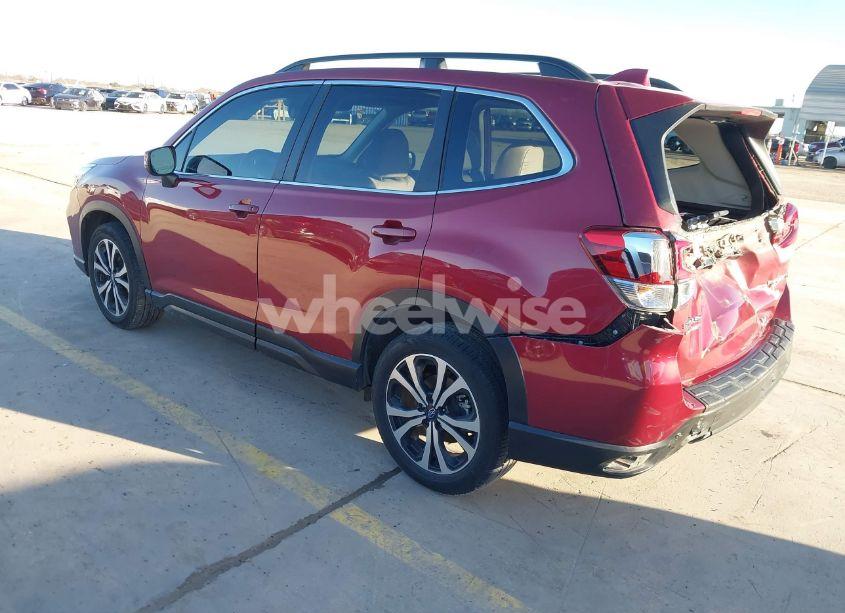 Photo 3 of 2019 Subaru Forester LIMITED (VIN JF2SKAUC3KH590813)