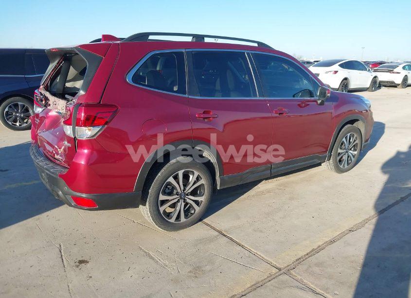 Photo 4 of 2019 Subaru Forester LIMITED (VIN JF2SKAUC3KH590813)