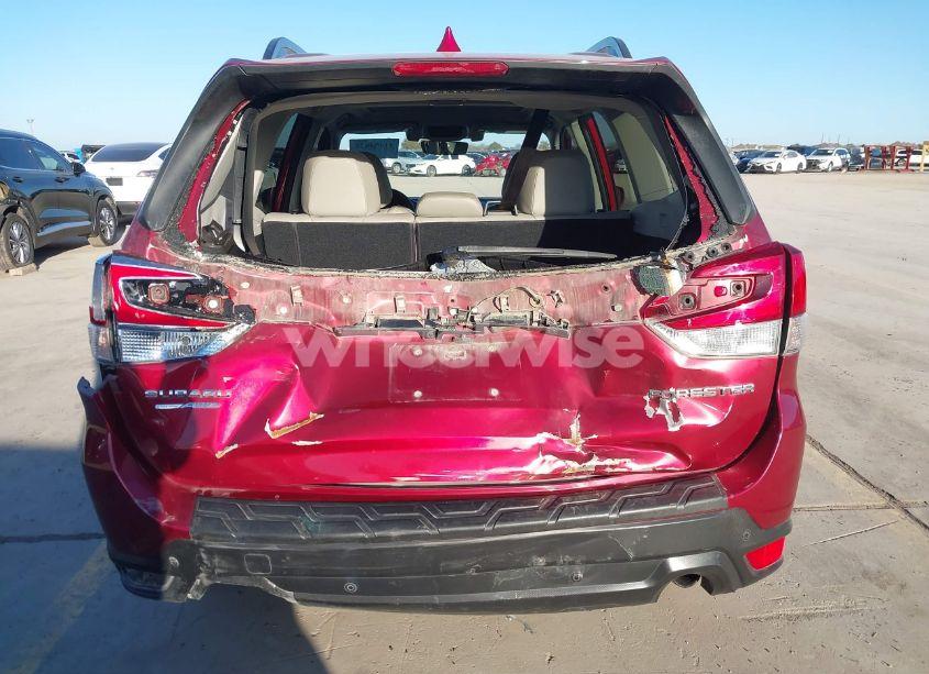 Photo 6 of 2019 Subaru Forester LIMITED (VIN JF2SKAUC3KH590813)