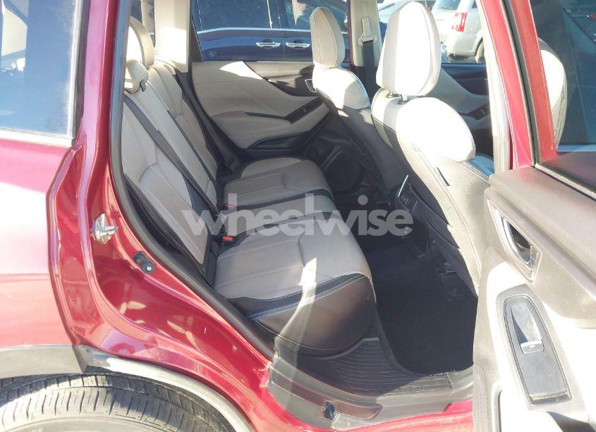 Photo 8 of 2019 Subaru Forester LIMITED (VIN JF2SKAUC3KH590813)