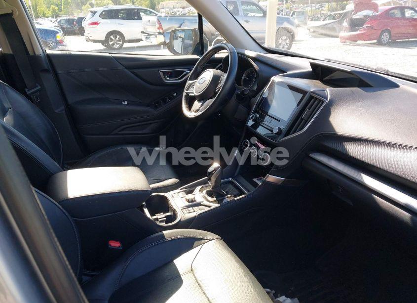 Photo 5 of 2020 Subaru Forester LIMITED (VIN JF2SKAUC3LH457471)