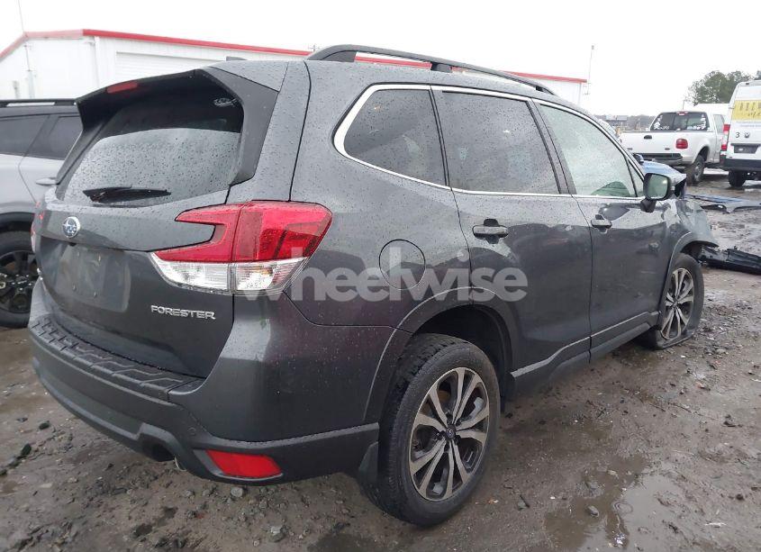 Photo 4 of 2021 Subaru Forester LIMITED (VIN JF2SKAUC3MH451073)